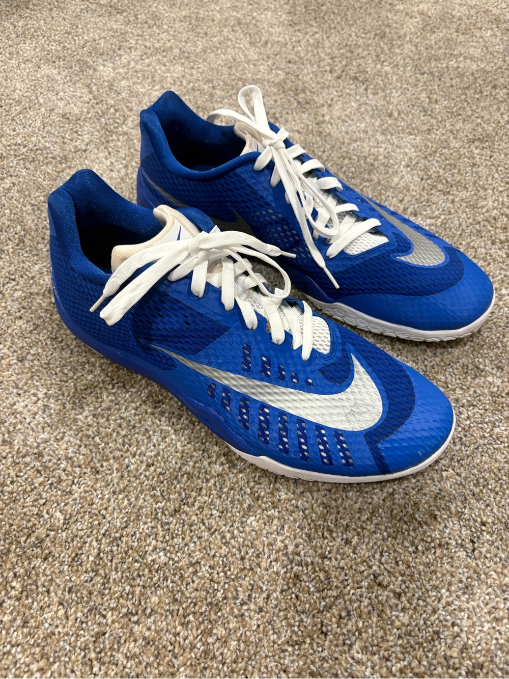 Nike Men’s Hyperlive Low Top Basketball Shoes